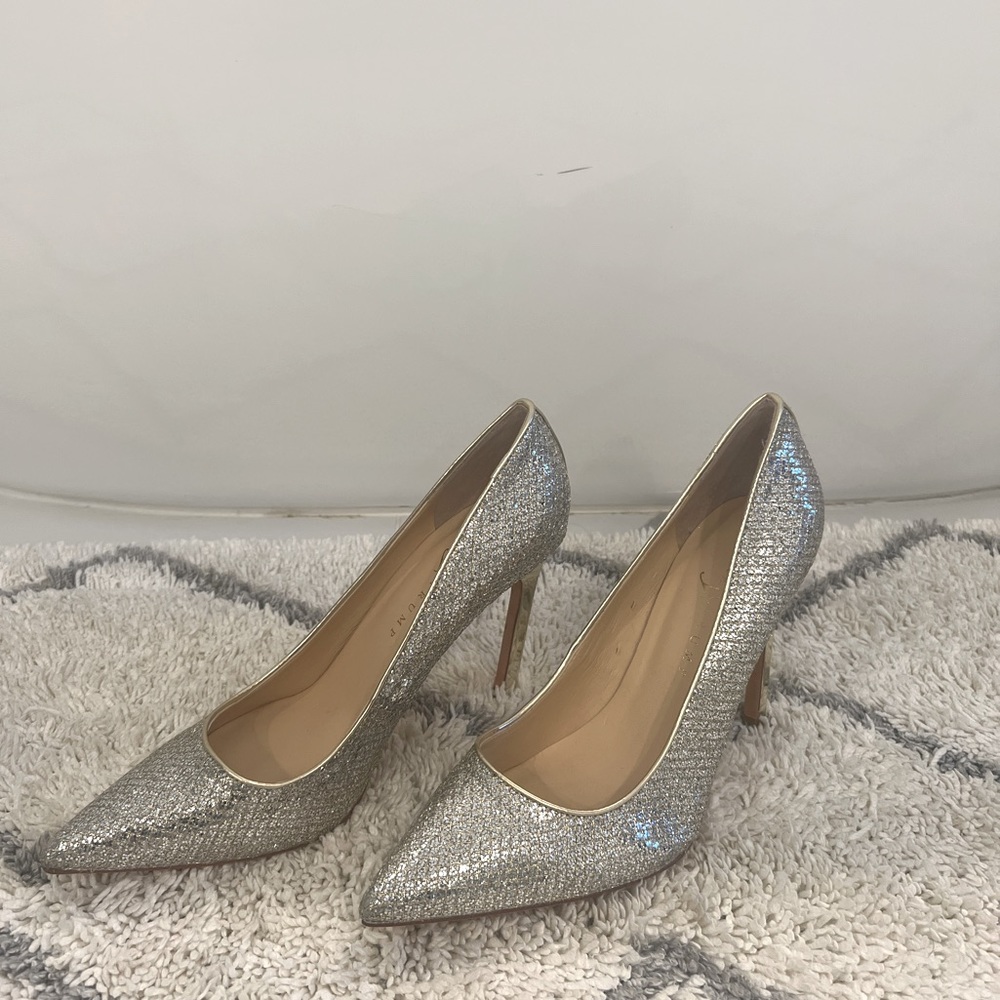 Beautiful light gold heels !!